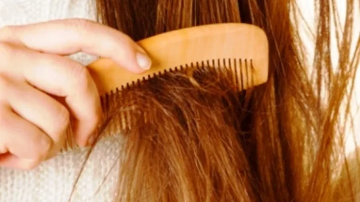 7 Cara Membuat Rambut Mengembang Menjadi Lurus dan Lembut