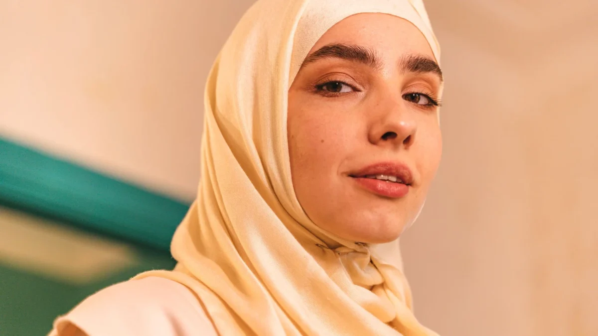 Bahan Hijab Nyaman yang Wajib Diketahui agar Bebas Gerah Seharian