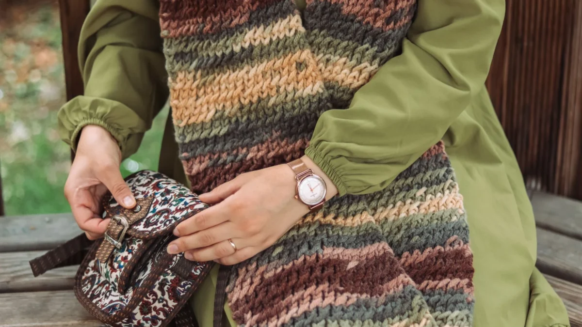 Gaya Berpakaian Earth Tone Terbaik untuk Tampil Kalem dan Estetik
