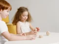 Cara Mengajarkan Anak Mengenal Bentuk Lewat Aktivitas Kreatif
