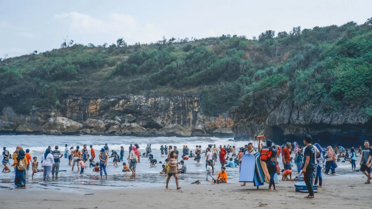 Ide Destinasi Wisata Hemat di Indonesia Bermodal Dompet Tipis