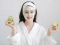 Manfaat Masker Alpukat untuk Kulit Wajah Glowing dan Lembap Alami