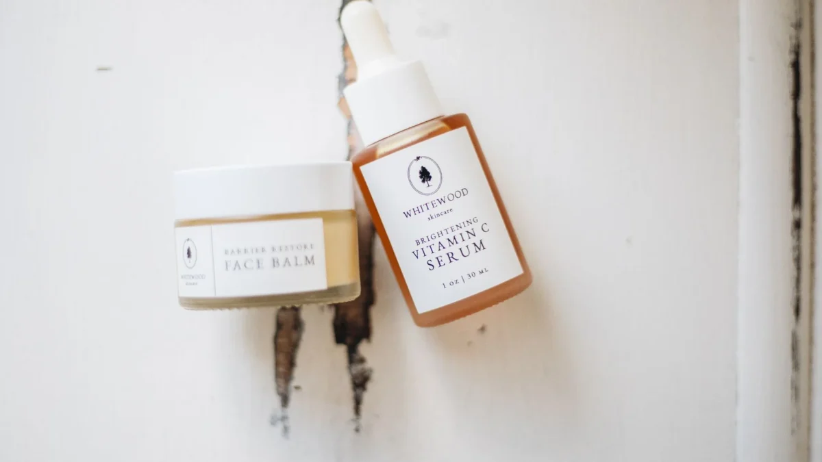 Manfaat Serum Vitamin C Pagi Hari untuk Wajah Glowing Bebas Kusam