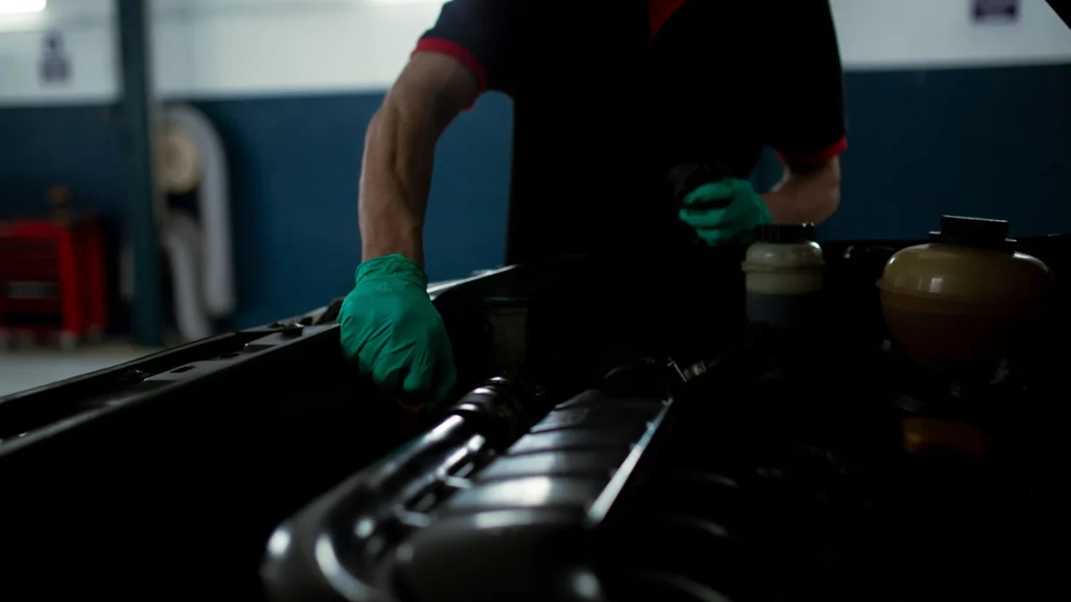Perawatan Filter Oli Mobil yang Sering Terlupakan tapi Bikin Mesin Awet