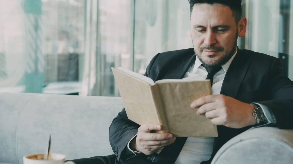 Tips Membangun Kebiasaan Membaca Buku yang Bertahan Lama