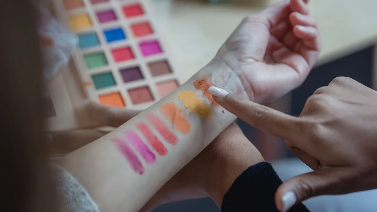 Tips Memilih Foundation Sesuai Warna Kulit Wajah