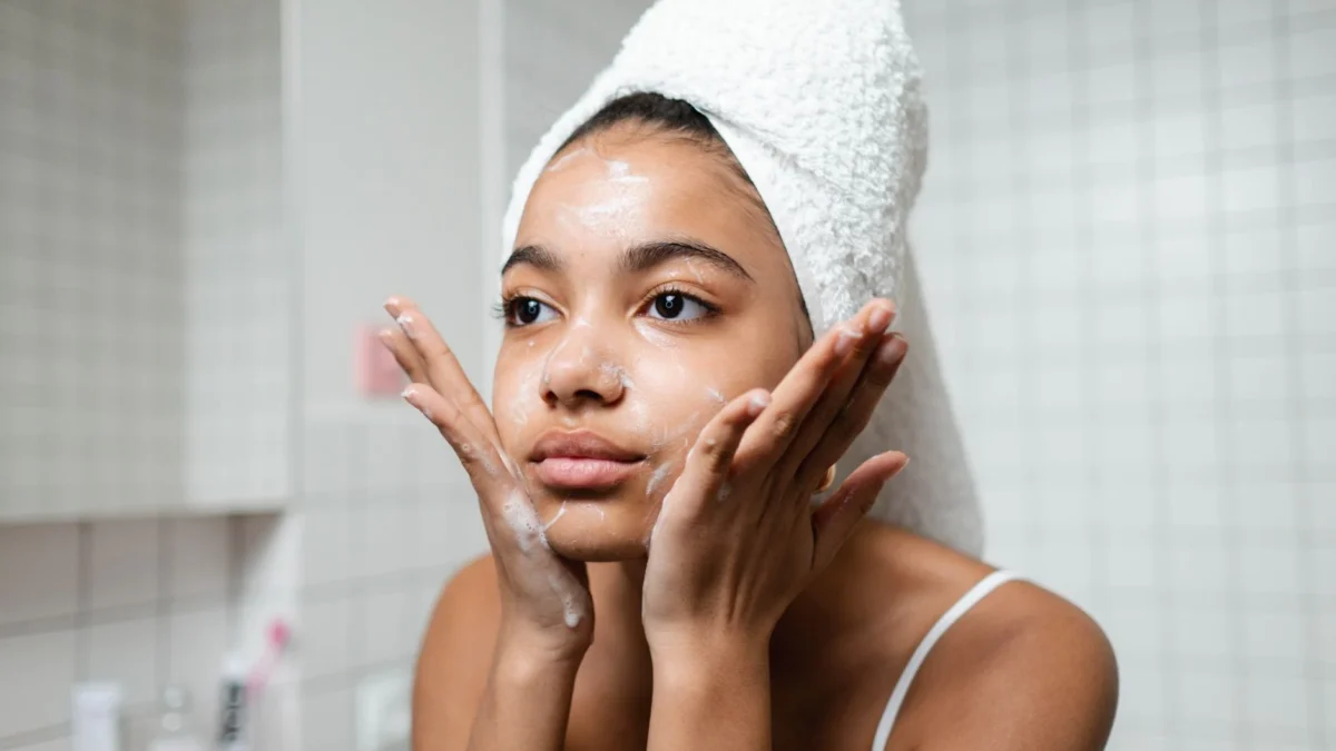 Tips Merawat Kulit Sensitif Agar Bebas Iritasi dan Perih